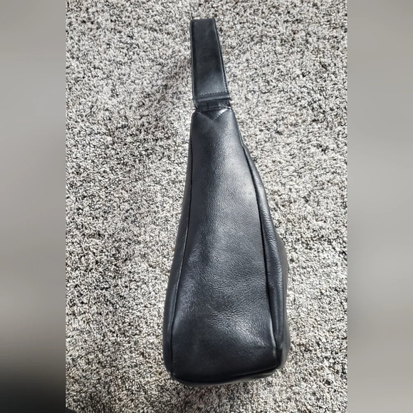 Black Leather Shoulder Bag - Picture 4 of 9